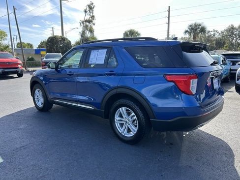 Used 2022 Ford Explorer XLT w/ Equipment Group 202A image 4
