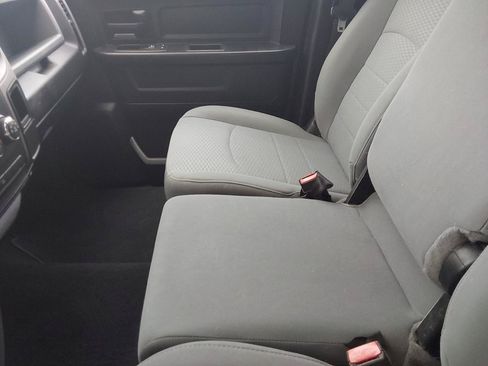 Used 2018 RAM 1500 Express AWD/4WD image 16