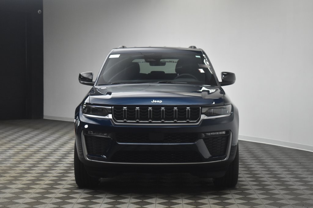 New 2027 Jeep Grand Cherokee Limited AWD/4WD image 2