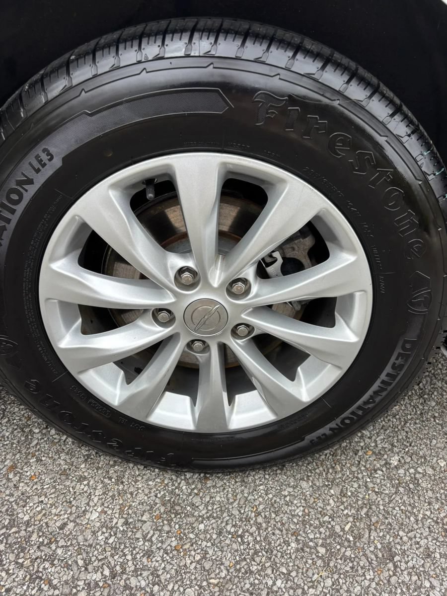 Used 2018 Chrysler Pacifica Touring-L FWD image 24