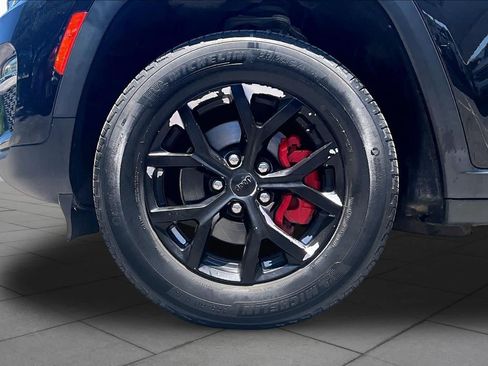Used 2022 Jeep Grand Cherokee Limited RWD image 11