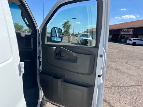 Used 2021 GMC Savana 3500 Extended image 18