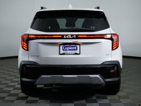 New 2026 Kia Seltos S image 9