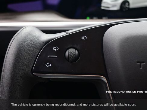 Used 2022 Tesla Model S image 16