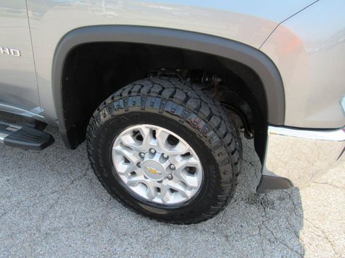 Used 2024 Chevrolet Silverado 3500 LT AWD/4WD image 42