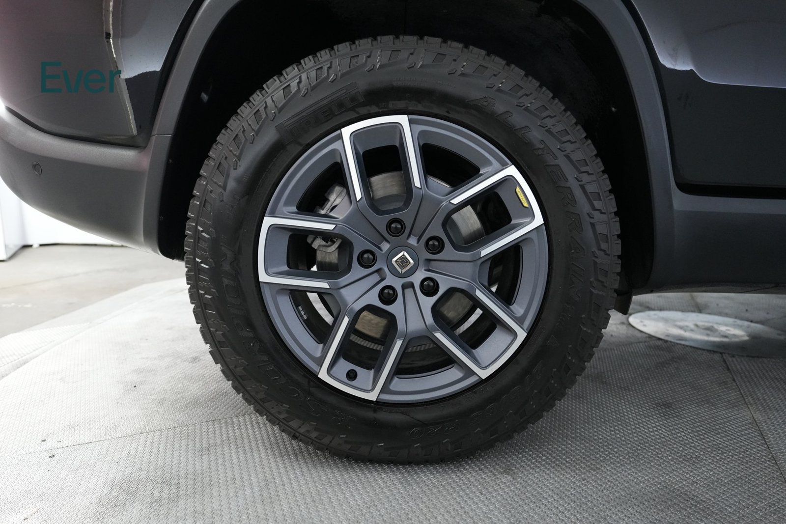 Used 2024 Rivian R1S Adventure Dual AWD/4WD image 22