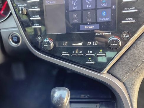 Used 2018 Toyota Camry XSE FWD image 18