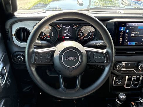 Used 2025 Jeep Wrangler Sport image 20