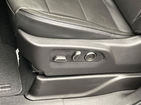 Certified 2025 GMC Yukon Denali w/ Sun & Power Step Package AWD/4WD image 12