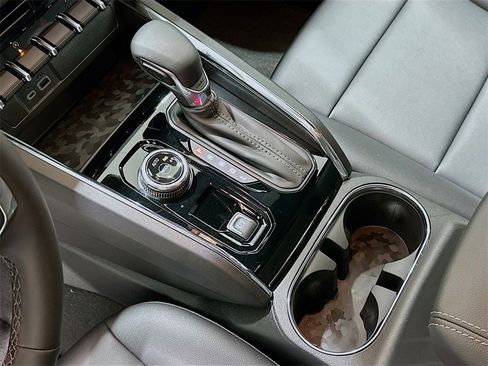 New 2025 GMC Canyon Elevation w/ Convenience Package image 16