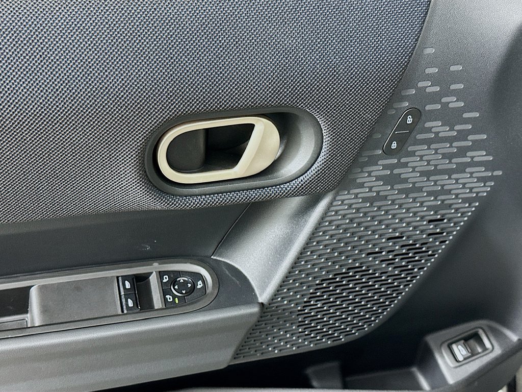 Certified 2025 MINI Cooper 2-Door Hardtop FWD image 19