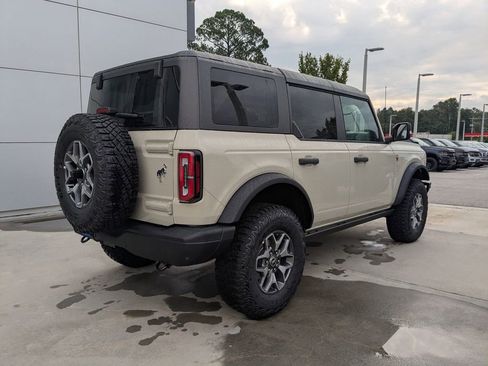 New 2025 Ford Bronco Badlands image 4