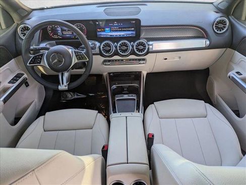 Certified 2025 Mercedes-Benz GLB 250 image 17