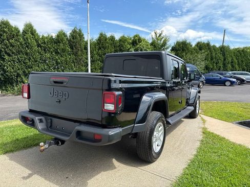Used 2022 Jeep Gladiator Sport AWD/4WD image 4