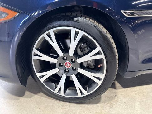 Used 2017 Jaguar XJ L Portfolio AWD/4WD image 2