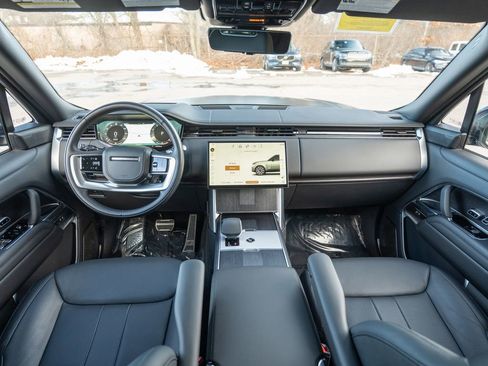 Used 2025 Land Rover Range Rover Autobiography image 18