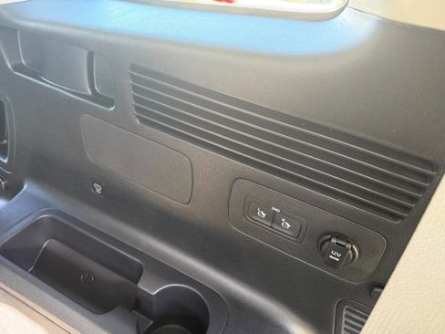 Used 2025 Kia Sorento EX w/ EX Panoramic Sunroof Package image 24