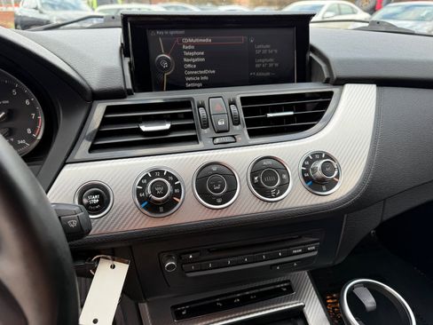 Used 2014 BMW Z4 sDrive35i image 17