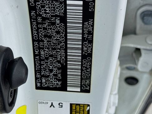 Used 2017 Toyota Prius Two w/ Prius Two Safety Plus Package FWD image 37