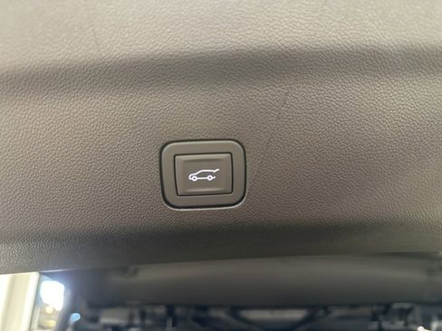 New 2025 Chevrolet Suburban LT w/ Comfort Package image 38