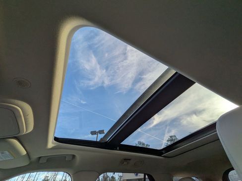 Certified 2021 Ford Explorer Platinum w/ Equipment Group 601A image 24