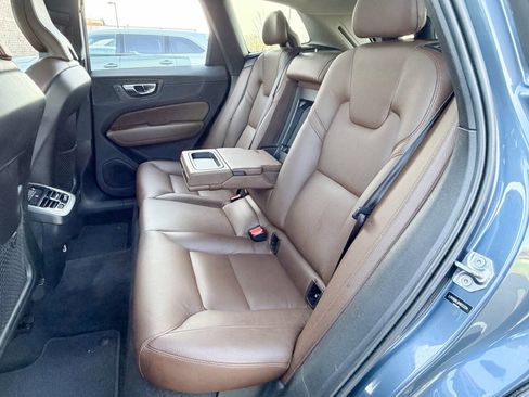 Used 2019 Volvo XC60 T5 Inscription image 37