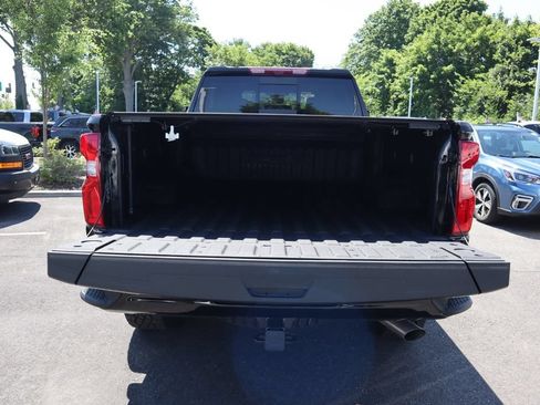 Used 2024 Chevrolet Silverado 2500 ZR2 w/ Technology Package AWD/4WD image 9