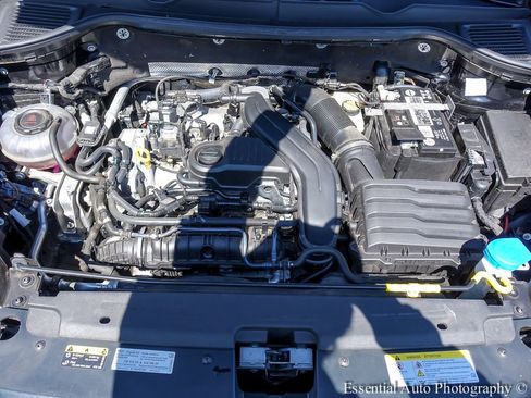 Used 2023 Volkswagen Taos SE image 24