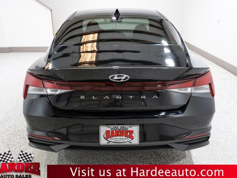 Used 2023 Hyundai Elantra SEL FWD image 4