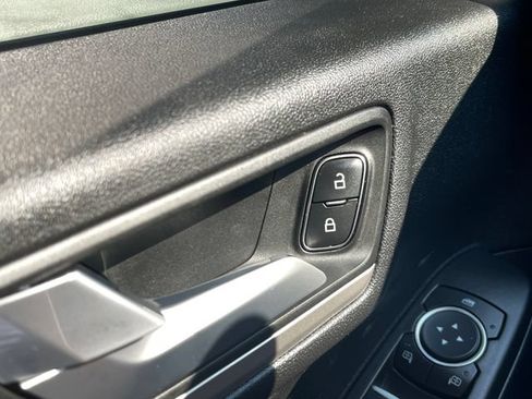 Used 2020 Ford Escape SE FWD image 24