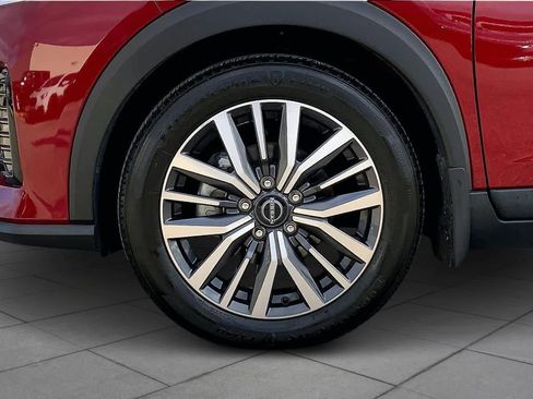 Used 2024 Nissan Kicks SV image 10