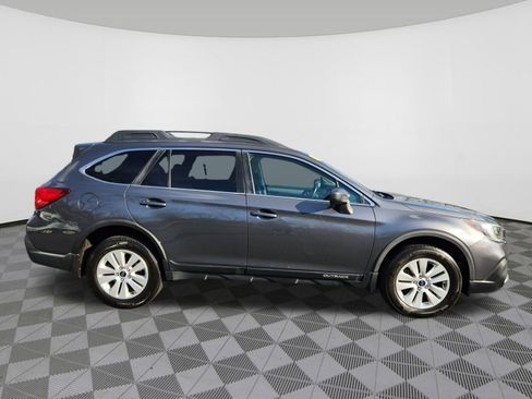 Used 2018 Subaru Outback 2.5i Premium image 6