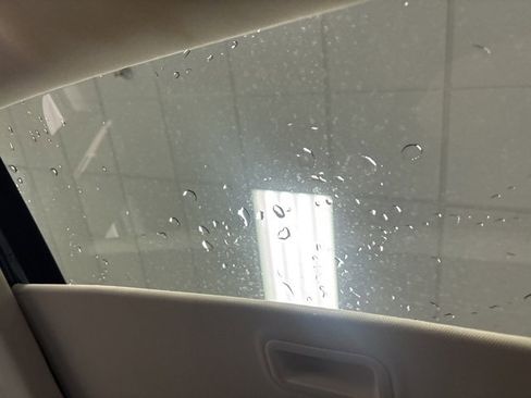 Used 2018 Ford Focus Titanium image 25