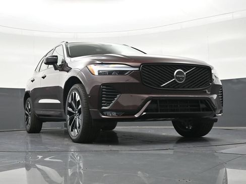 Used 2026 Volvo XC60 B5 Plus AWD/4WD image 28