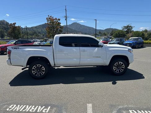 Used 2021 Toyota Tacoma TRD Sport w/ Technology Package RWD image 7