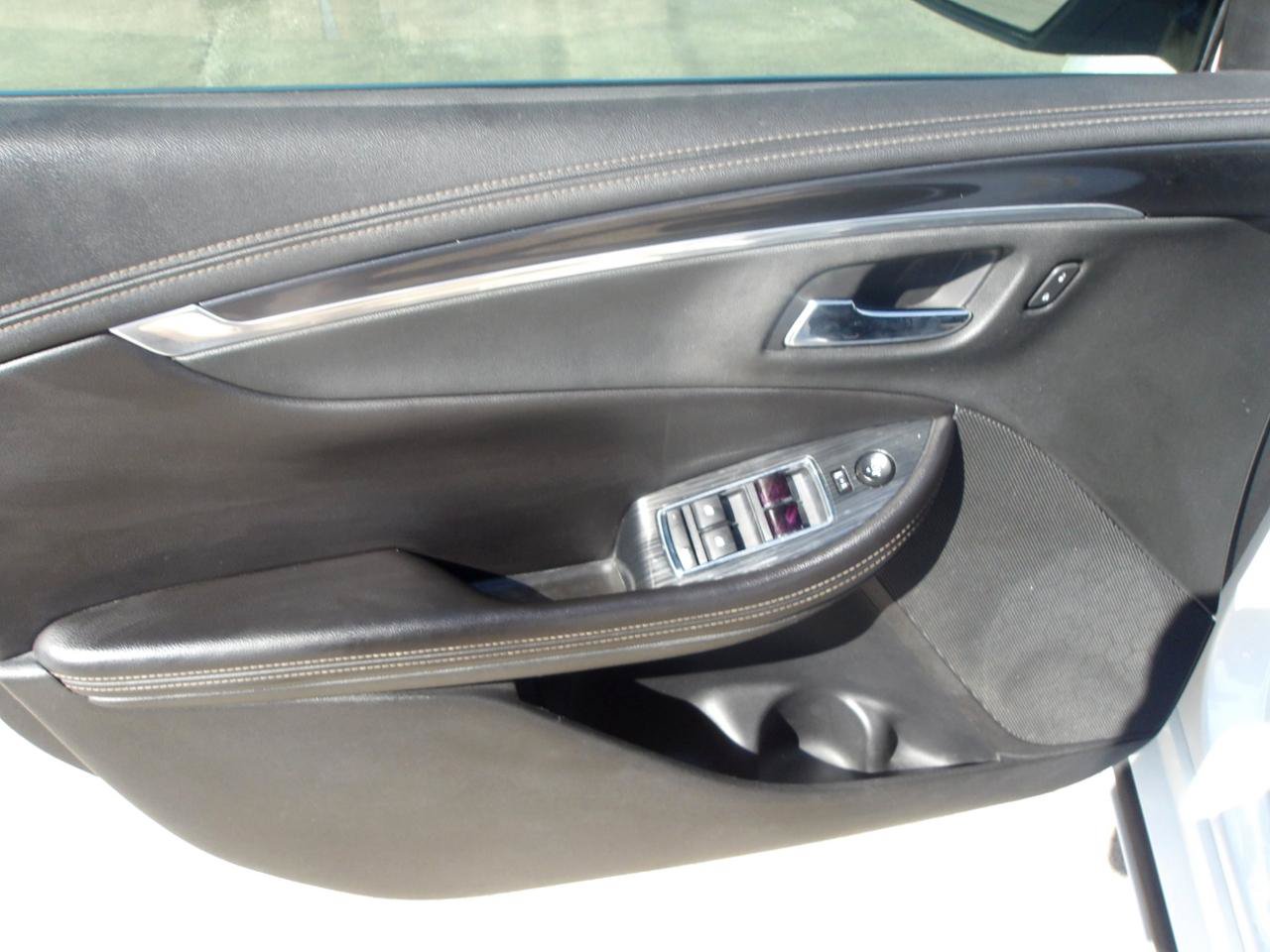 Used 2018 Chevrolet Impala LT FWD image 18