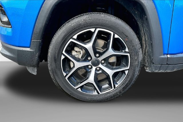 Used 2025 Jeep Compass Limited AWD/4WD image 9