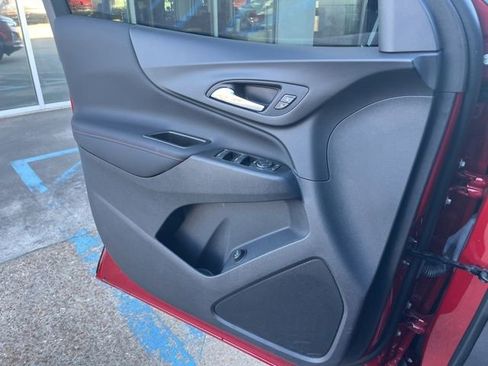 Used 2023 Chevrolet Equinox RS image 19