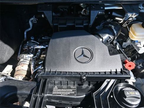 Used 2023 Mercedes-Benz Sprinter 2500 image 26