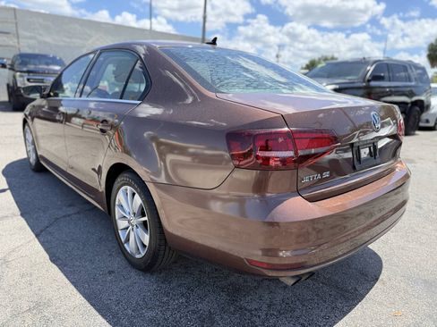 Used 2016 Volkswagen Jetta SE FWD image 5