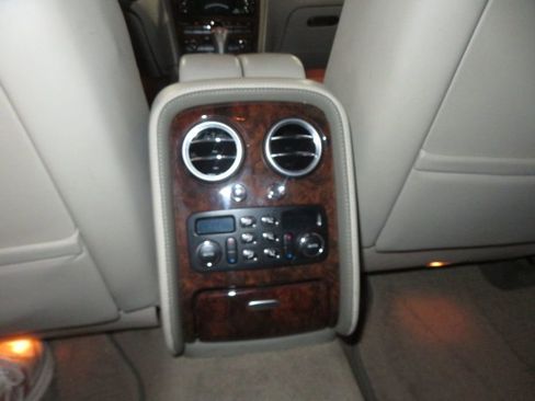 Used 2006 Bentley Flying Spur Flying Spur AWD/4WD image 35