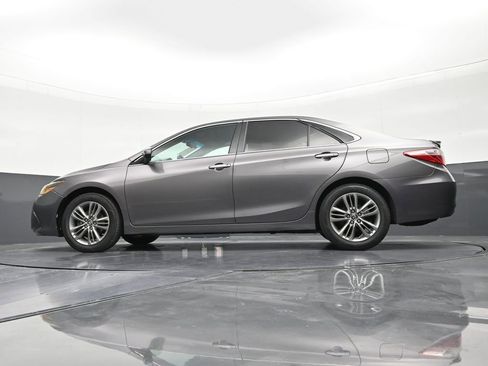 Used 2016 Toyota Camry SE FWD image 21