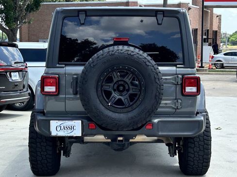 Used 2021 Jeep Wrangler Unlimited Sahara AWD/4WD image 5