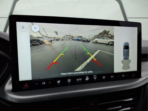 Used 2024 Ford Escape SE w/ Class II Trailer Tow Package FWD image 17