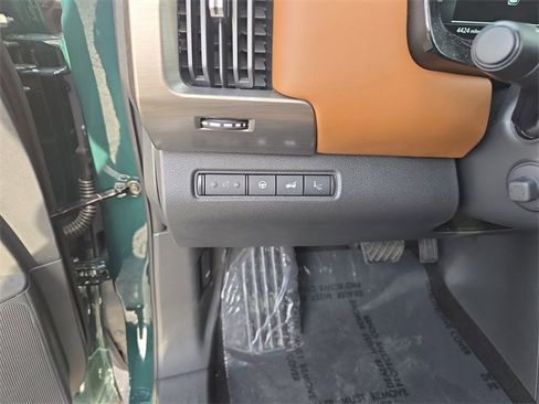 Certified 2024 Nissan Pathfinder Platinum w/ Cargo Package image 19