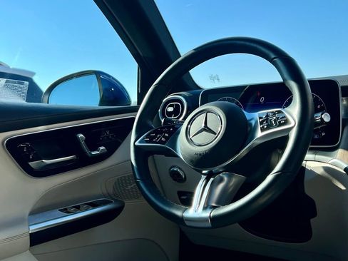 Certified 2025 Mercedes-Benz GLC 300 4MATIC image 17