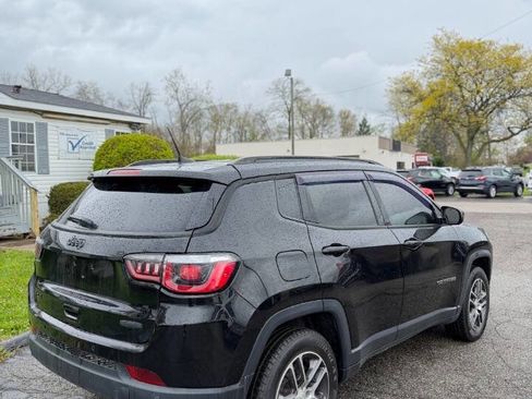 Used 2018 Jeep Compass Latitude w/ Popular Equipment Group AWD/4WD image 4