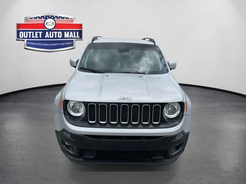 Used 2018 Jeep Renegade Latitude FWD image 7