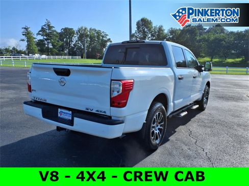 Used 2022 Nissan Titan SV w/ SV Convenience Package image 35