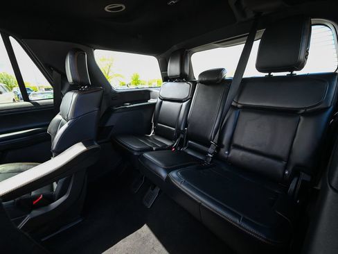 Used 2025 Ford Expedition Tremor AWD/4WD image 22